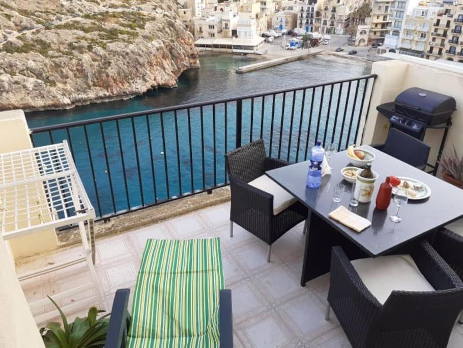 Seafront Penthouse With Terrace In Xlendi, Gozo Appartement Buitenkant foto